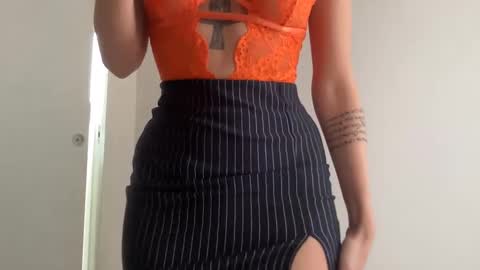 Quinnyelena online show from February 14, 11:10 am