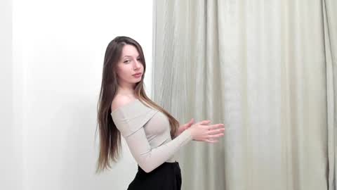 Snapshot of r00xvel chatting on December 6, 5:09 am r00xvel online show from December 6, 5:09 am