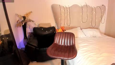 natalia  -  online show from December 18, 6:51 am