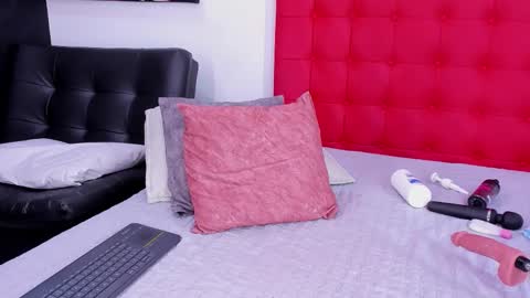  DALIANA  online show from January 10, 9:30 pm