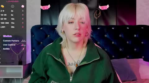 Snapshot of rachelcart chatting on January 27, 3:47 am RachelCart online show from January 27, 3:47 am