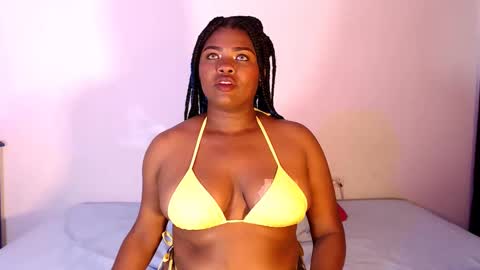 Snapshot of rachell_smithxx chatting on October 21, 2:04 am RACHELL online show from October 21, 2:04 am