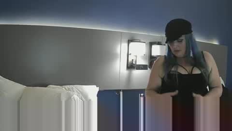 rainbowbright1887 online show from December 14, 10:32 am