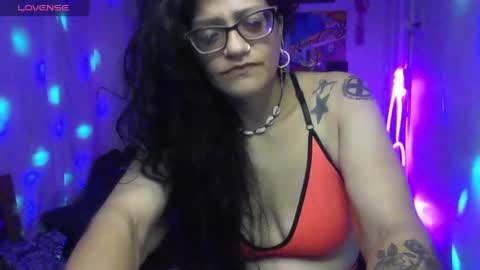 Snapshot of ravenandsin chatting on January 28, 11:17 pm Raven online show from January 28, 11:17 pm