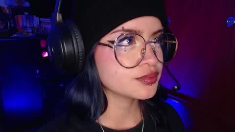 raventh_ online show from December 17, 2:06 am