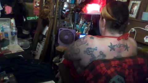 reallyredrum69th online show from December 22, 7:00 am