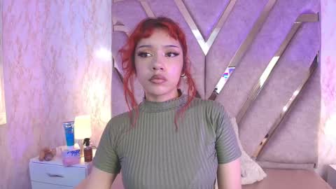 red_pandaa online show from November 25, 3:20 am