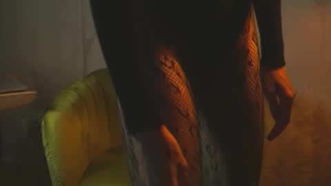 Snapshot of redsparrow__ chatting on October 4, 6:56 pm Red online show from October 4, 6:56 pm