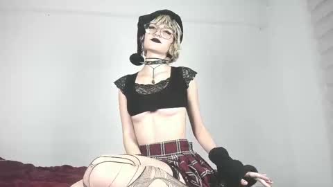 Beth  online show from December 3, 10:12 pm