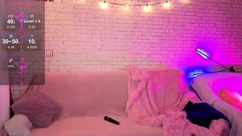 ReginaHawkinss online show from September 15, 8:00 am