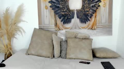 Laura online show from November 21, 10:34 pm