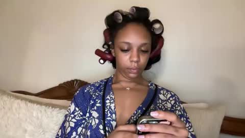 renaeesasha online show from March 2, 5:41 am