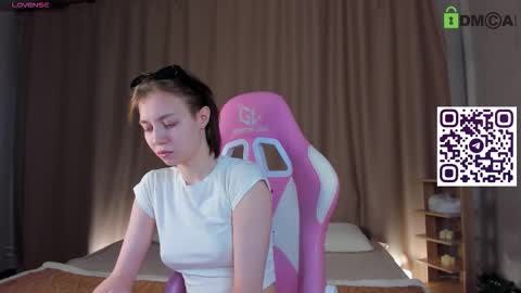 rihanna_walker online show from December 19, 1:32 am