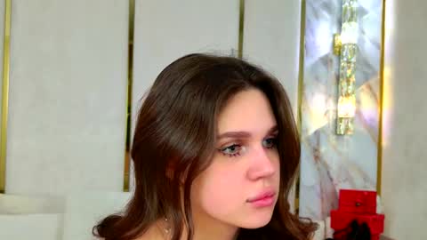 Rihanna online show from December 22, 7:50 pm