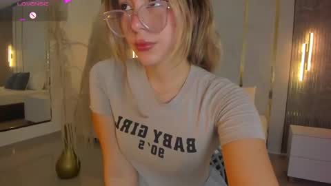 Riley Sierra online show from February 7, 12:53 pm