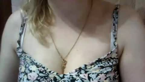 Snapshot of riveramaureen chatting on February 2, 7:14 pm RiveraMaureen online show from February 2, 7:14 pm