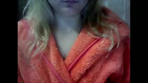 Snapshot of riveramaureen chatting on October 9, 10:47 pm RiveraMaureen online show from October 9, 10:47 pm