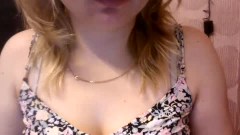 Snapshot of riveramaureen chatting on January 18, 5:41 am RiveraMaureen online show from January 18, 5:41 am