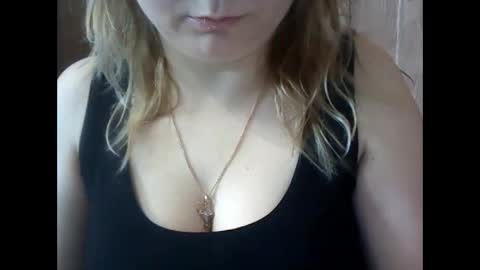 Snapshot of riveramaureen chatting on February 16, 11:59 am RiveraMaureen online show from February 16, 11:59 am