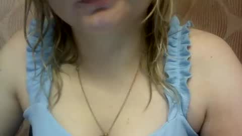 Snapshot of riveramaureen chatting on December 21, 7:16 pm RiveraMaureen online show from December 21, 7:16 pm