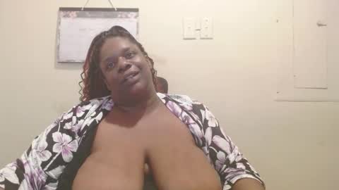 robertswhitney52 online show from September 28, 8:19 am