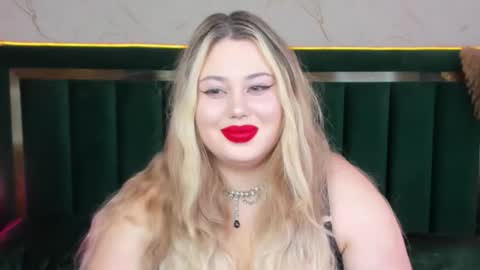 Chloe online show from November 26, 12:28 pm