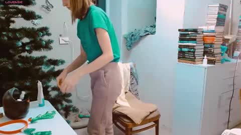 Snapshot of rosa843850 chatting on December 26, 3:31 pm rosa843850 online show from December 26, 3:31 pm