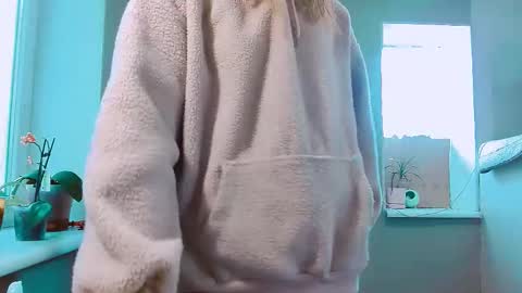 Snapshot of rosa843850 chatting on September 25, 1:21 pm rosa843850 online show from September 25, 1:21 pm