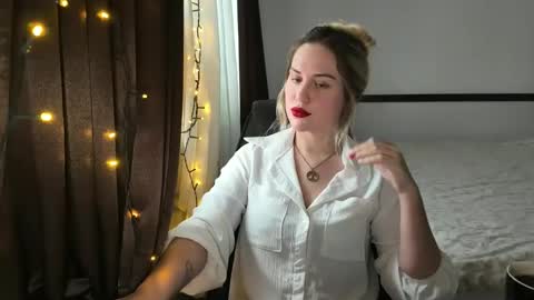 Rosali online show from October 27, 1:28 pm