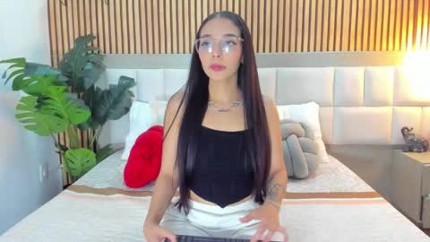 roseaurora online show from February 23, 12:48 pm