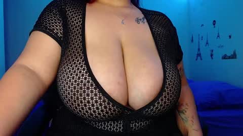 Snapshot of rousrossell_4 chatting on December 5, 11:18 pm Call me Rous  online show from December 5, 11:18 pm