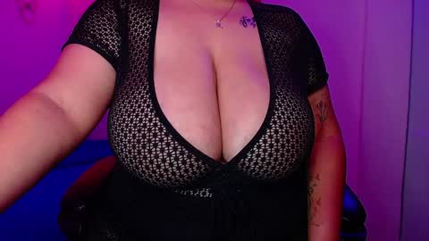 Snapshot of rousrossell_4 chatting on December 15, 10:37 pm Call me Rous  online show from December 15, 10:37 pm