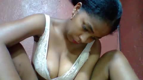 rovaelyah online show from October 29, 5:56 am