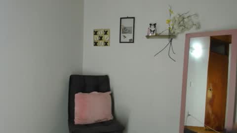 Snapshot of roxan_ne chatting on February 11, 11:33 pm Roxx online show from February 11, 11:33 pm