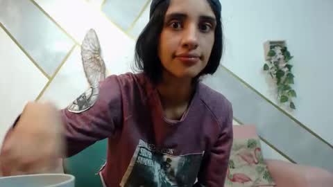 Snapshot of roxana_cyrano chatting on October 23, 7:31 pm online show from October 23, 7:31 pm