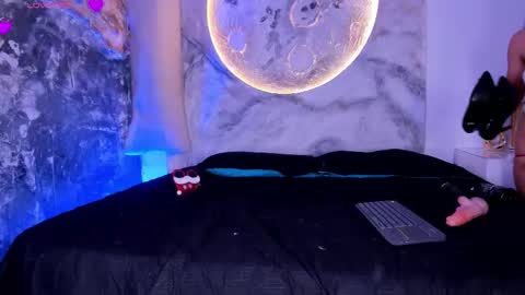 roxanaborns online show from December 19, 1:25 pm