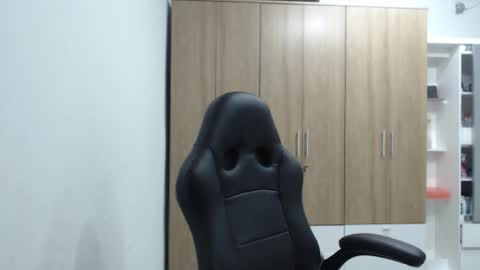 Roxana online show from February 25, 2:21 am