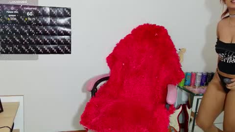 Roxane  online show from November 28, 7:50 pm