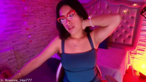 roxanne_han online show from February 17, 11:53 am