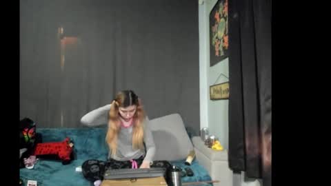 roxihazeleyes online show from November 26, 10:11 pm