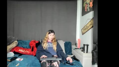 roxihazeleyes online show from February 23, 3:07 am