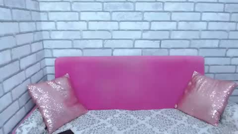 Snapshot of roxy_luxe chatting on September 23, 3:59 am roxy_luxe online show from September 23, 3:59 am