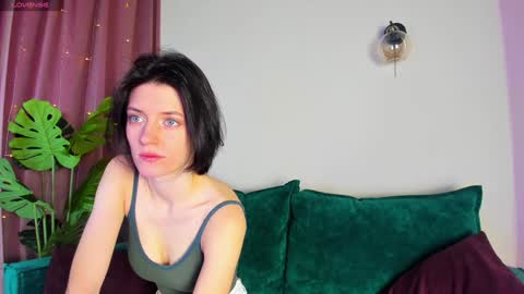 roxy_riot_ online show from February 6, 1:27 am