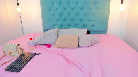 Rubii online show from December 18, 8:47 pm