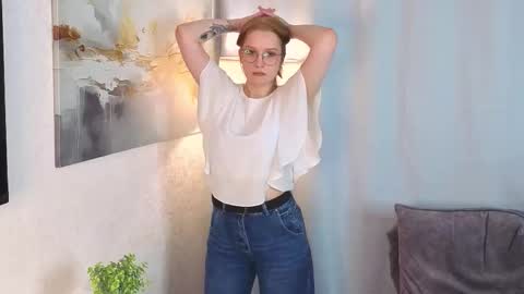 Hello im Nana online show from March 4, 5:14 am