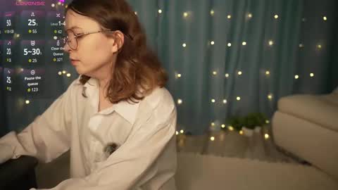 Snapshot of ruminelle chatting on September 23, 1:53 pm Lilith online show from September 23, 1:53 pm