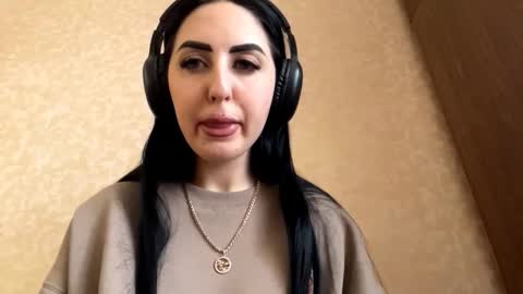 Cindy online show from November 10, 9:15 am