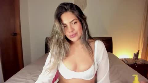 Snapshot of s_u_n_r_i_s_e_e chatting on September 12, 2:34 am Leslie Beltrn online show from September 12, 2:34 am