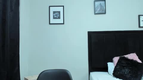 Snapshot of sabbrand_ chatting on October 25, 7:21 pm           online show from October 25, 7:21 pm