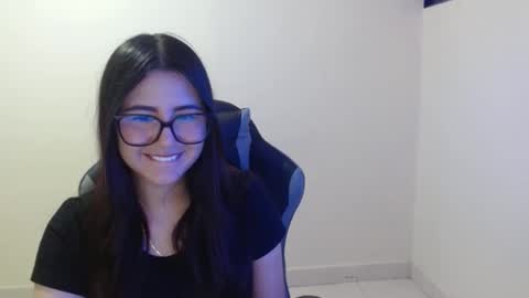 Sahaliefox  online show from October 10, 11:53 pm